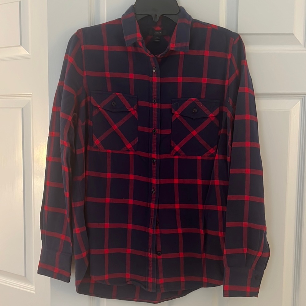 Fall flannel!! Jcrew Red and Navy Plaid Button Down Shirt